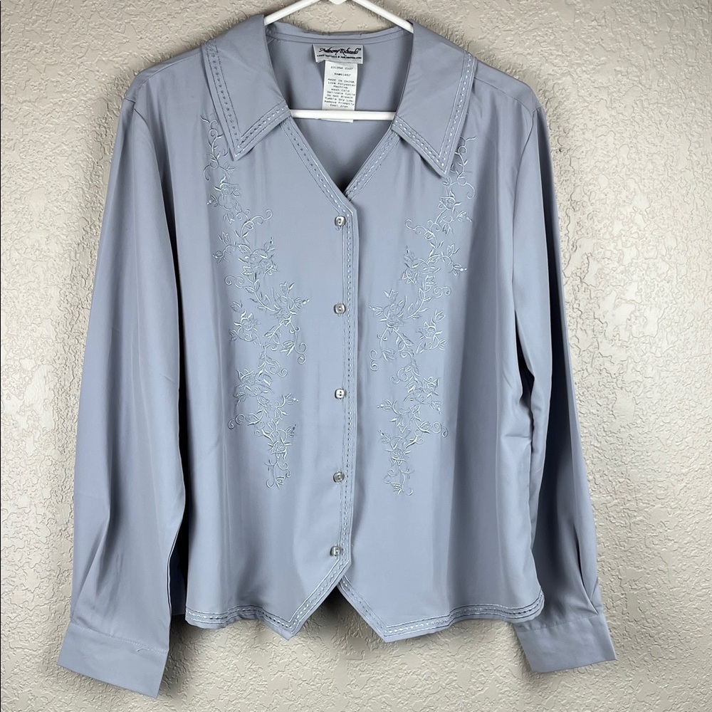 Gray Embroidered Button-Up Blouse Long Sleeve Vintage Anthony Richard’s